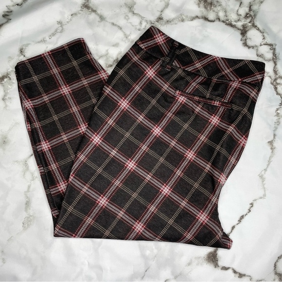 torrid Pants - Torrid Plaid cropped pant 26